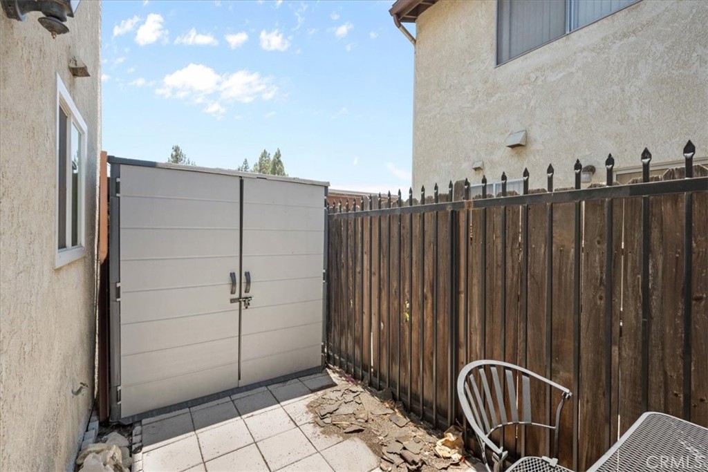9100 Acacia Avenue 6 Property Photo 18