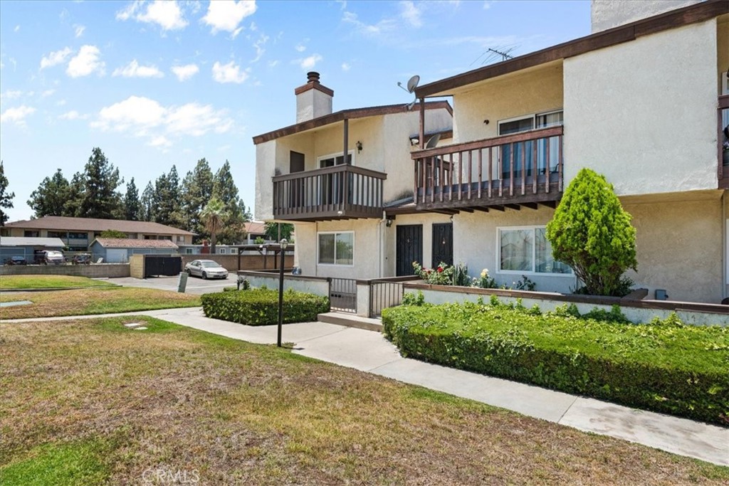 9100 Acacia Avenue 6 Property Photo 25
