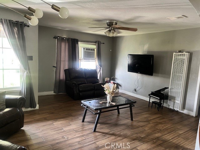 1550 W 21st Street Property Photo 2