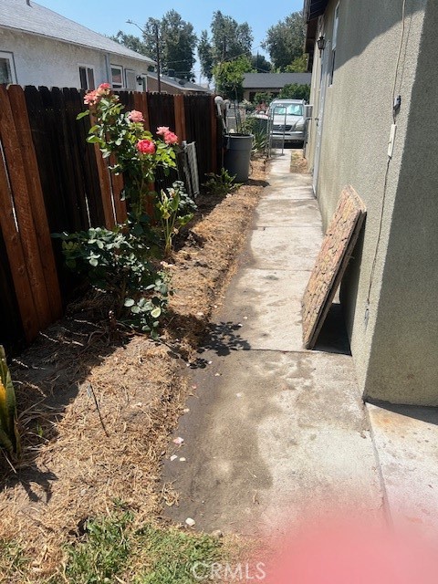 1550 W 21st Street Property Photo 8