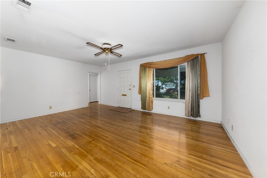 5064 N Berkeley Avenue Property Photo 4