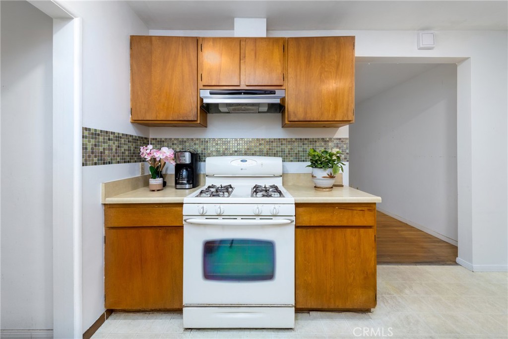 5064 N Berkeley Avenue Property Photo 6