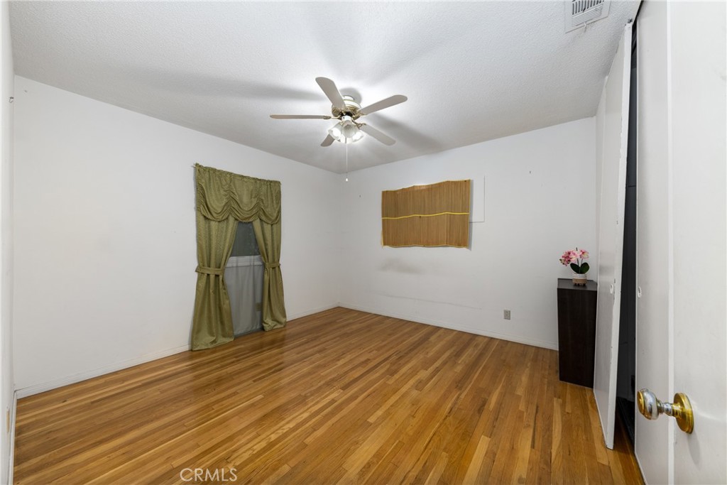 5064 N Berkeley Avenue Property Photo 11