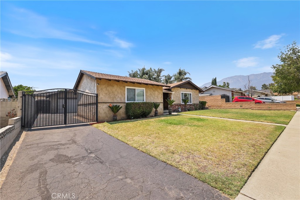 7430 Leucite Avenue Property Photo 3