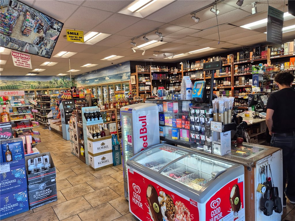 3200 Mission Avenue Property Photo 2