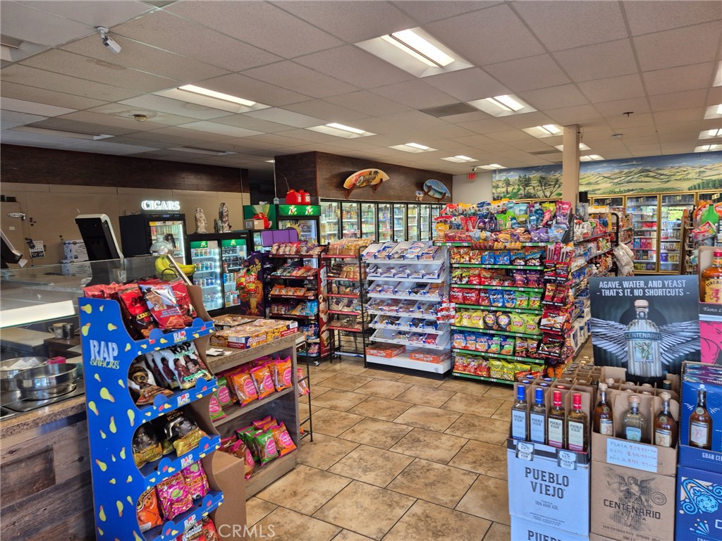 3200 Mission Avenue Property Photo 3