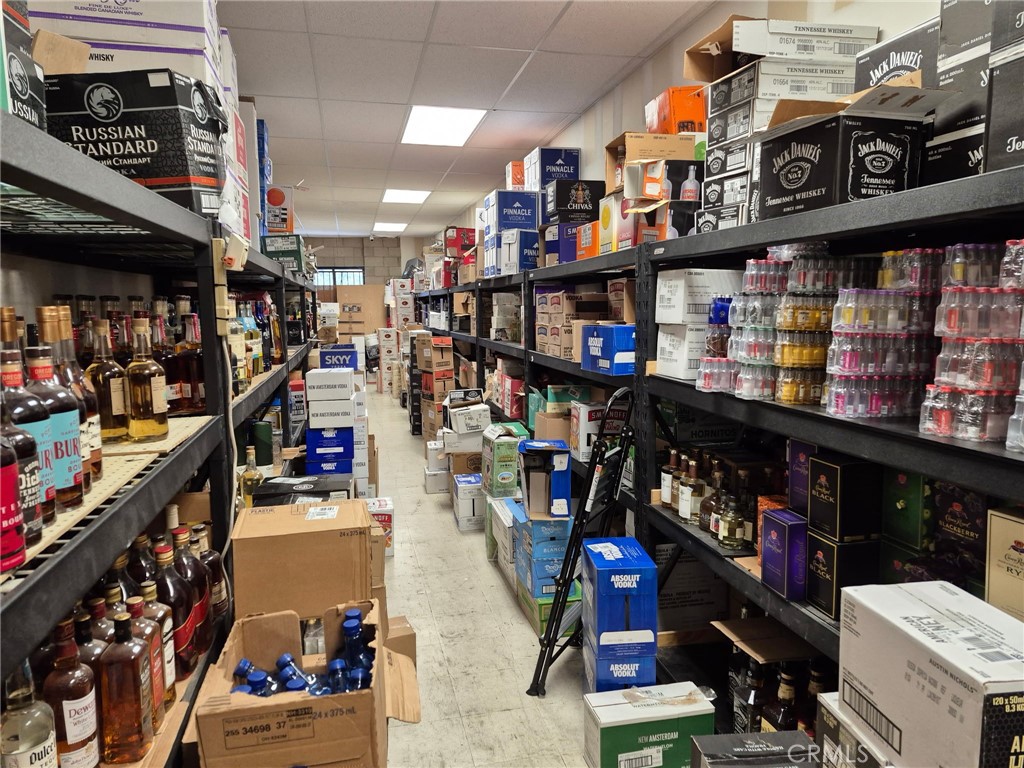 3200 Mission Avenue Property Photo 6