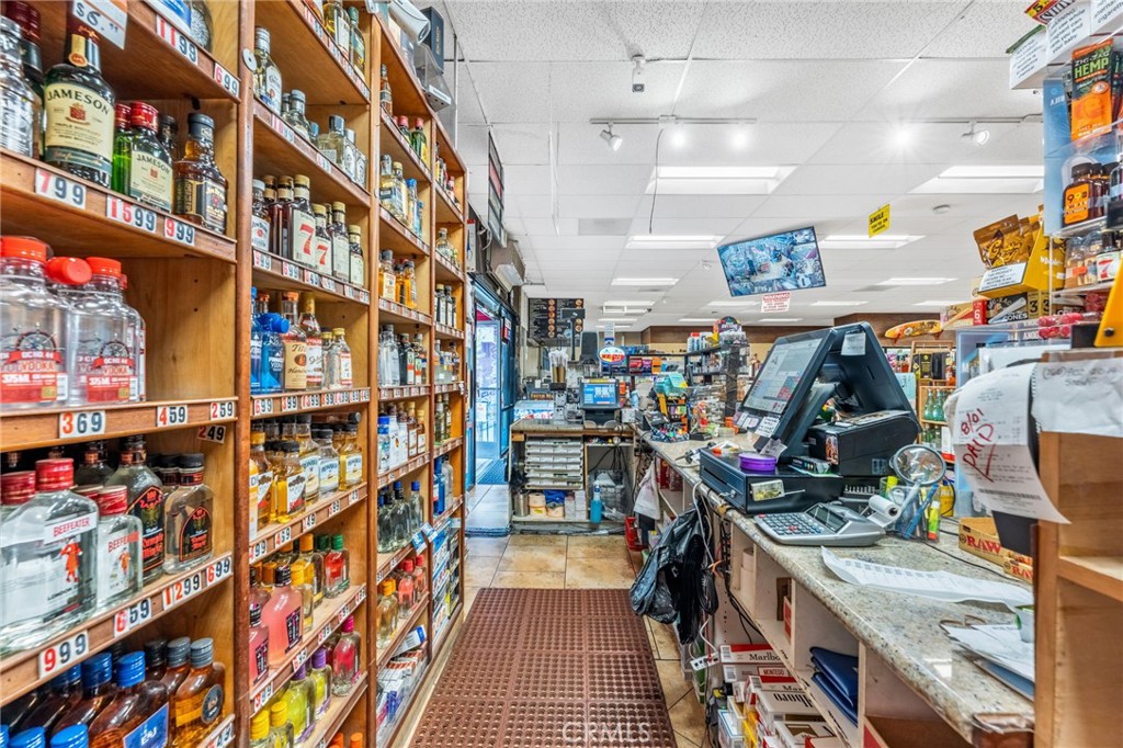 3200 Mission Avenue Property Photo 27