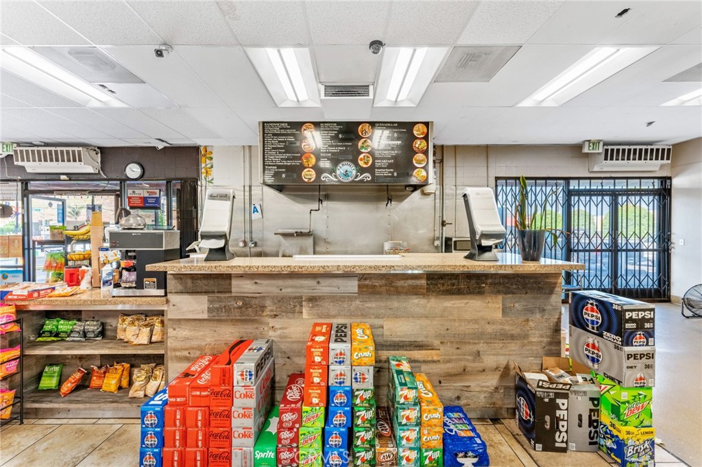 3200 Mission Avenue Property Photo 32