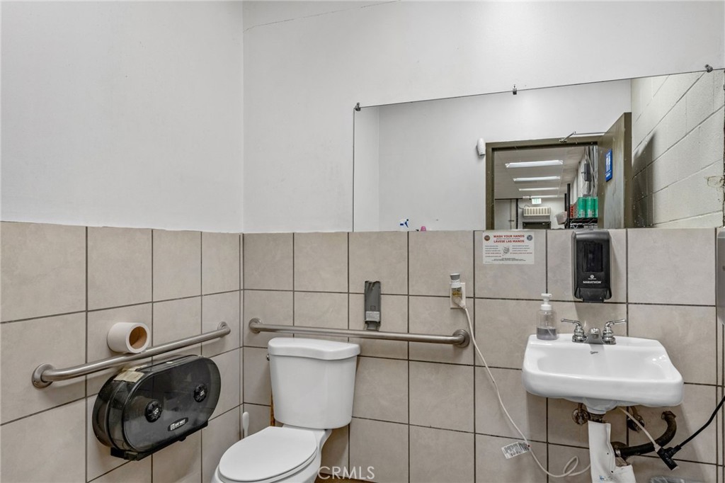 3200 Mission Avenue Property Photo 43