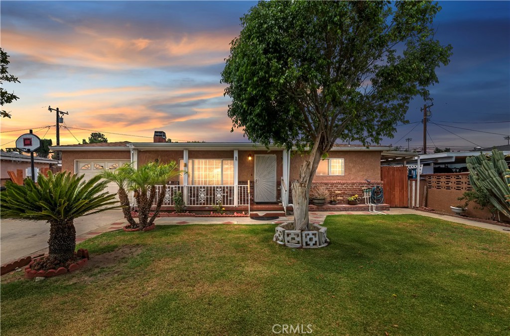 931 N Del Norte Ave Property Photo 1