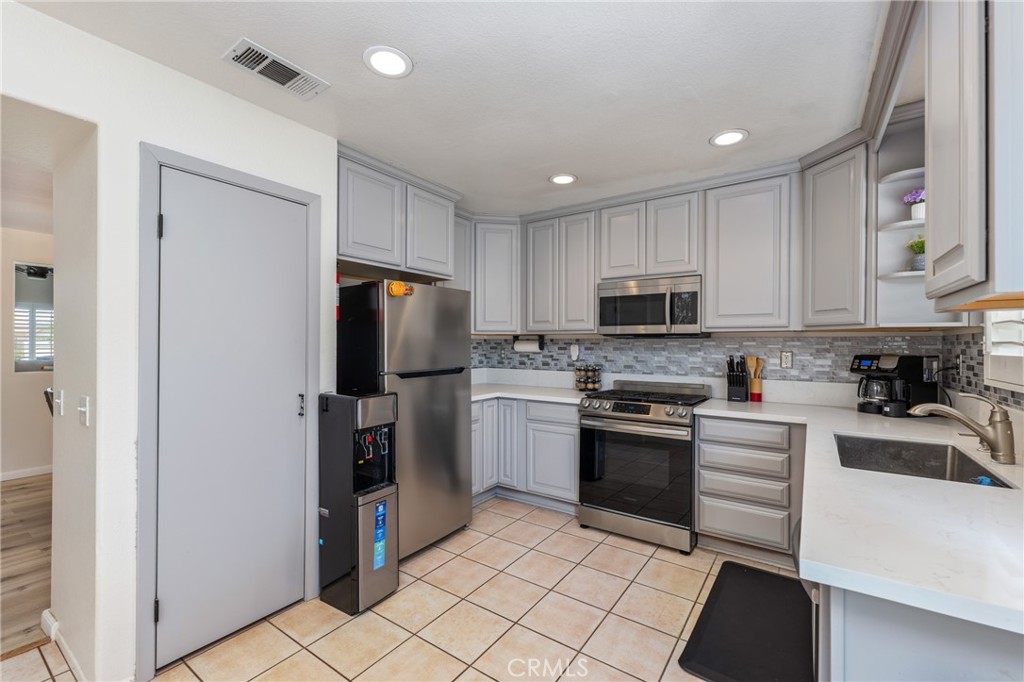 4897 Meadow Way Property Photo 10