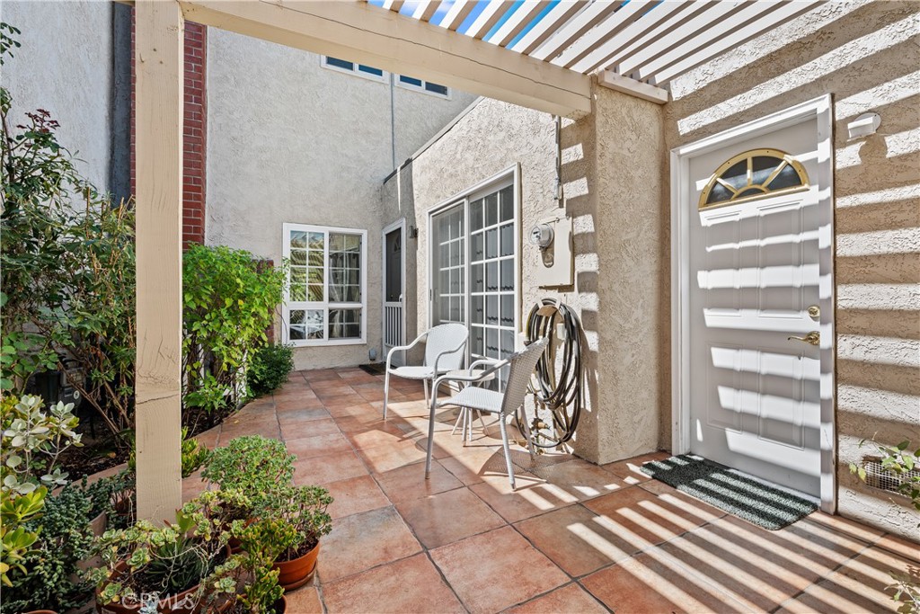 823 Daffodil Property Photo 1