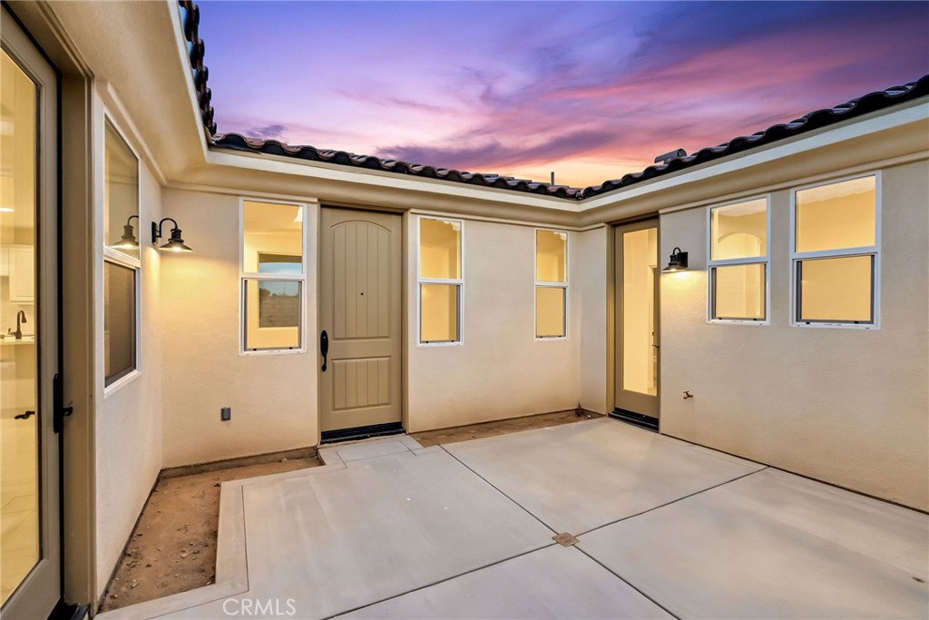 7408 Desert Sky Drive Property Photo 4