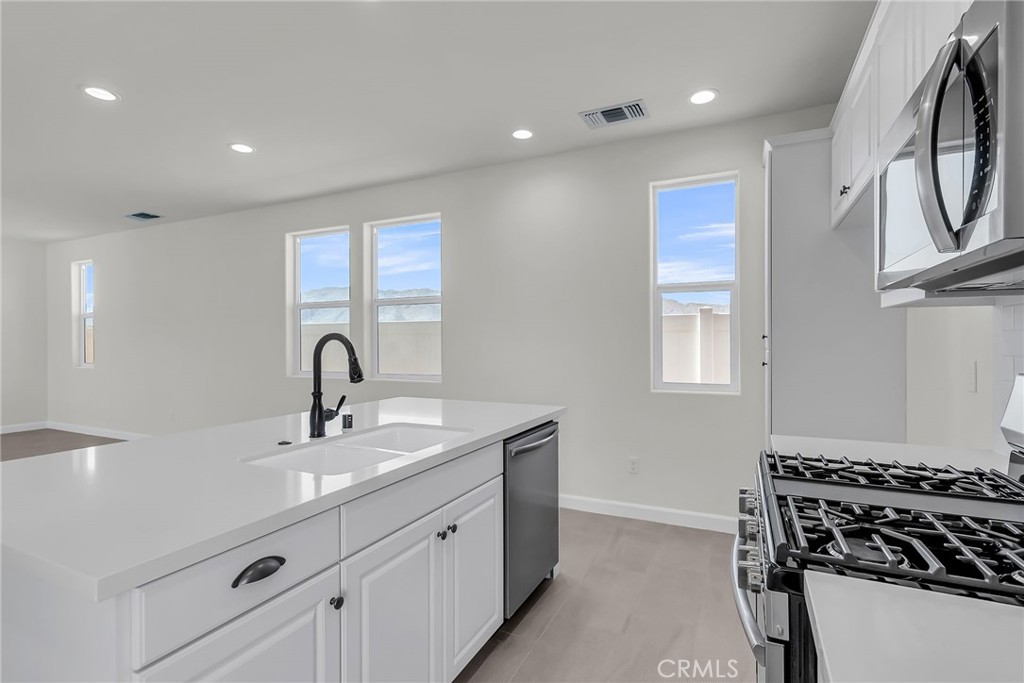 7408 Desert Sky Drive Property Photo 5