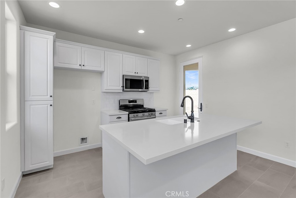 7408 Desert Sky Drive Property Photo 6