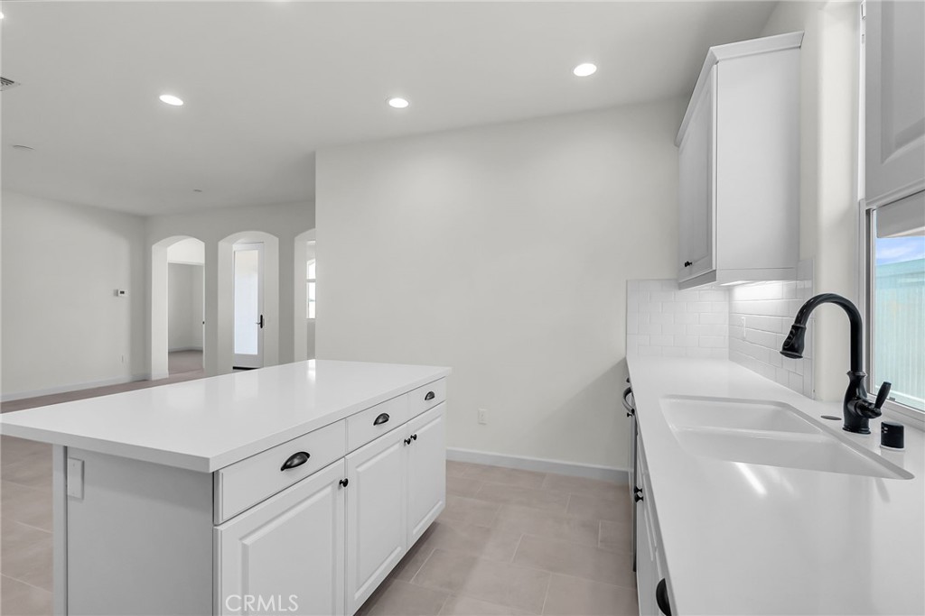 7432 Desert Sky Drive Property Photo 9