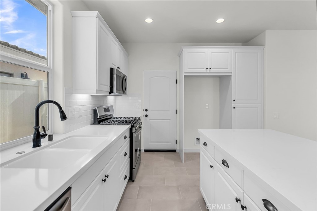 7432 Desert Sky Drive Property Photo 10