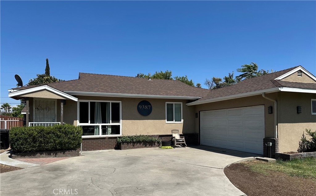 9387 Frankfort Avenue Property Photo 5