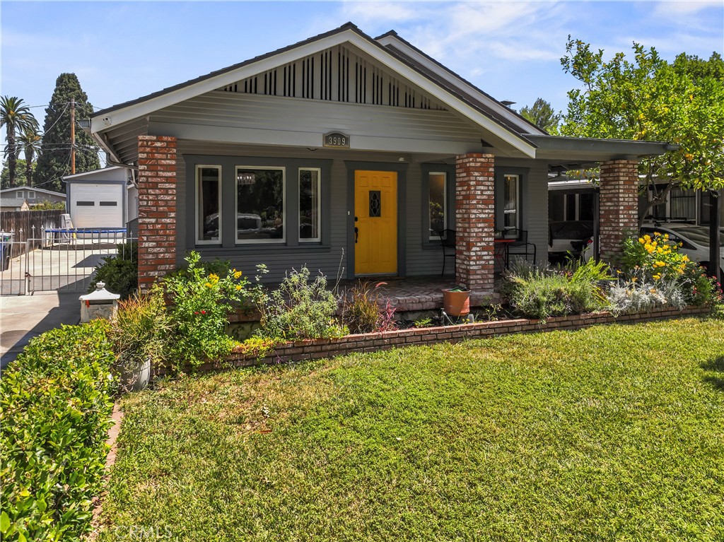 3909 Oakwood Place Property Photo 1