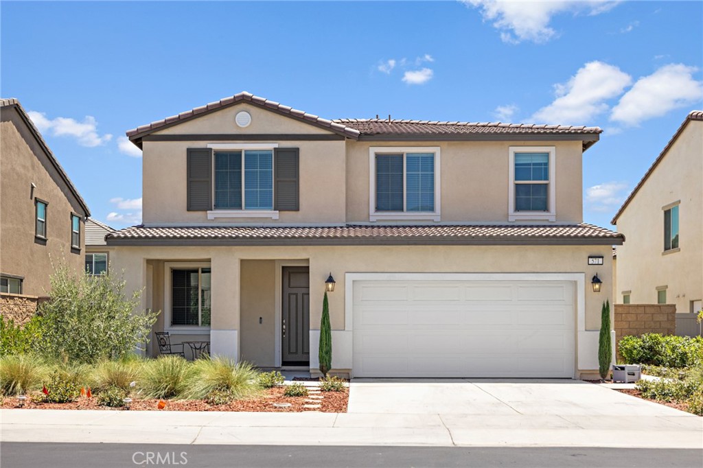 571 E Alru Ave Property Photo 1
