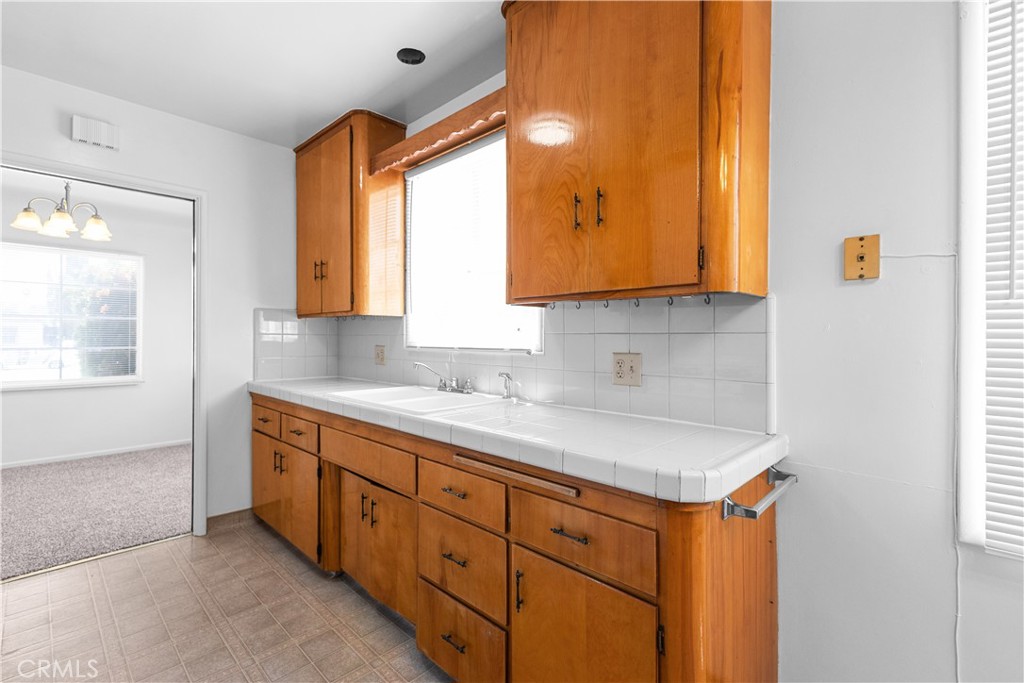 1256 Windsor Drive Property Photo 15