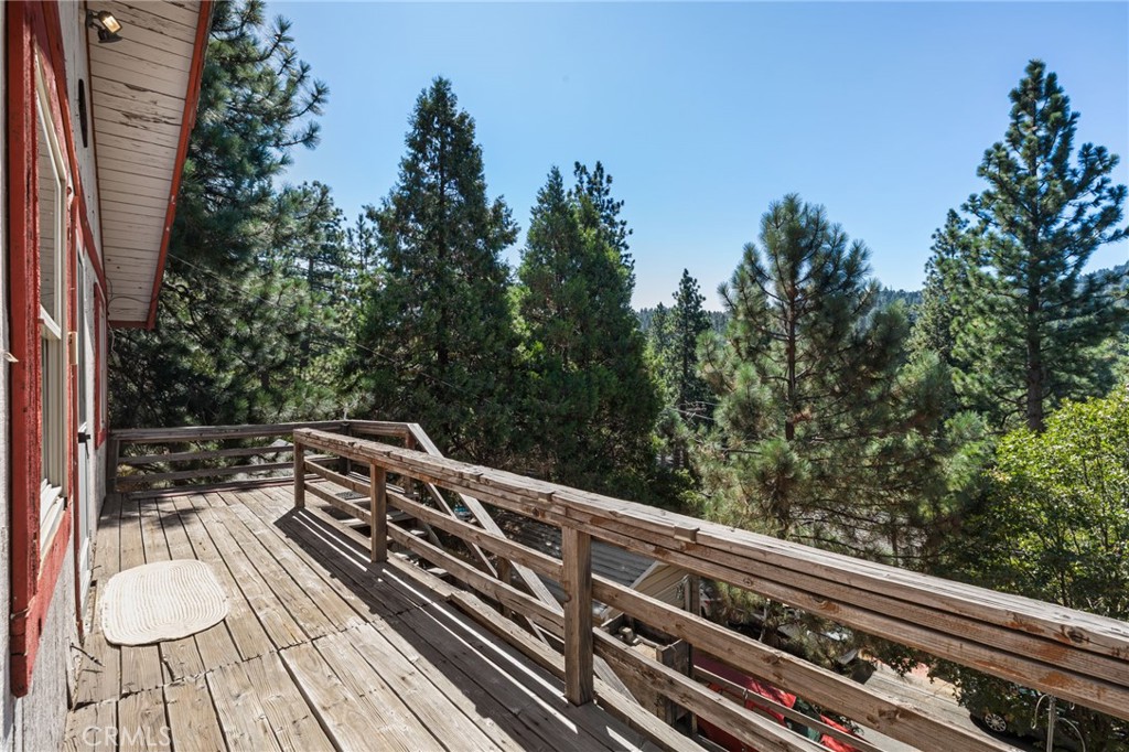 23034 Cedar Way Property Photo 1