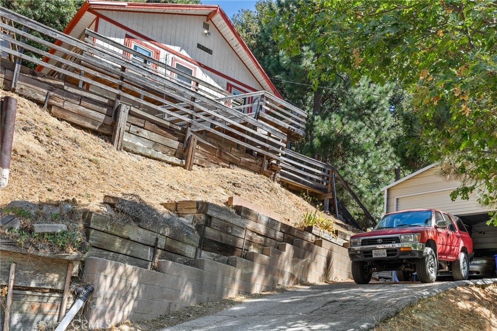 23034 Cedar Way Property Photo 3