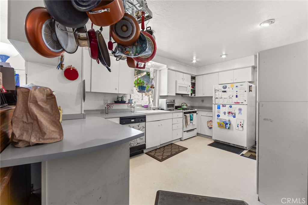 23034 Cedar Way Property Photo 7