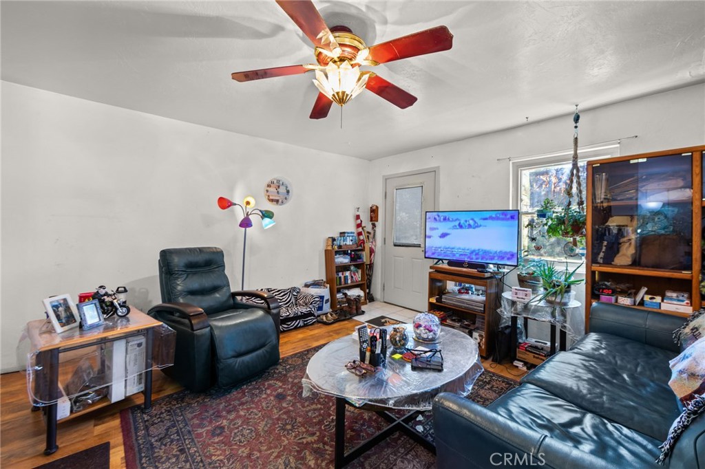 23034 Cedar Way Property Photo 8