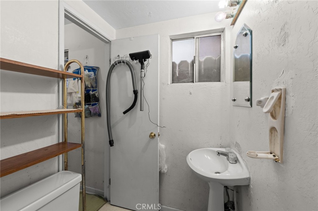 23034 Cedar Way Property Photo 11