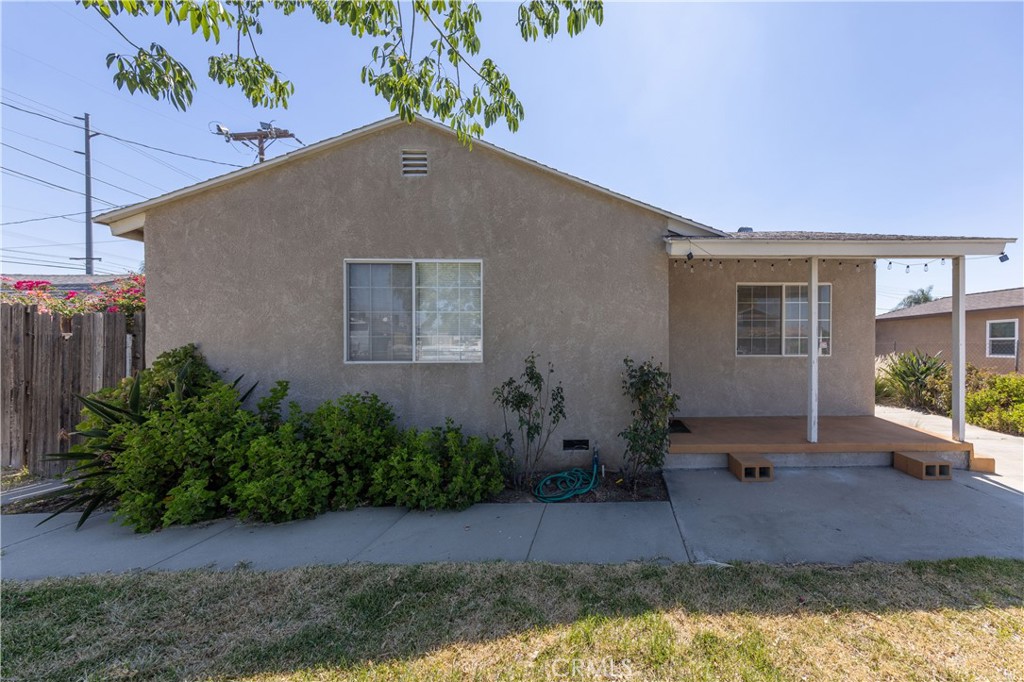 8933 Locust Avenue Property Photo 2