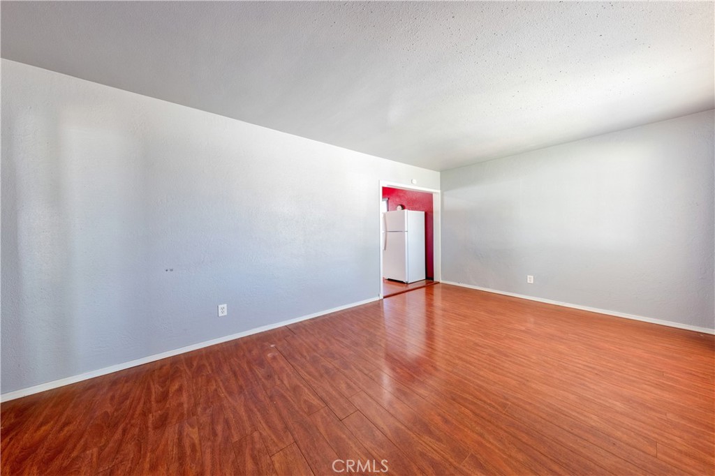 8933 Locust Avenue Property Photo 3