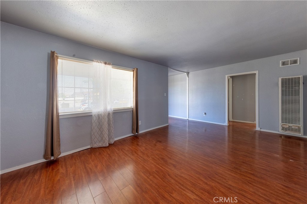 8933 Locust Avenue Property Photo 4
