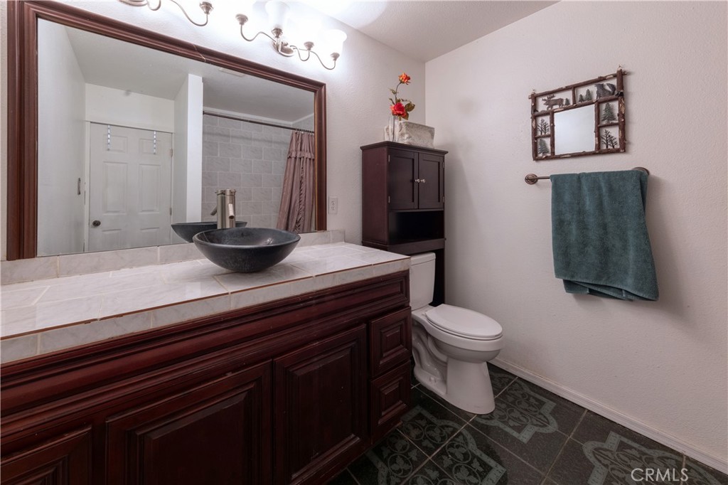 8933 Locust Avenue Property Photo 14