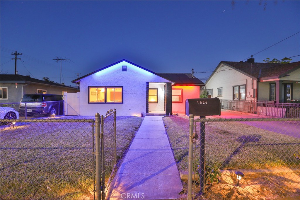 1024 Lawton Street Property Photo 4