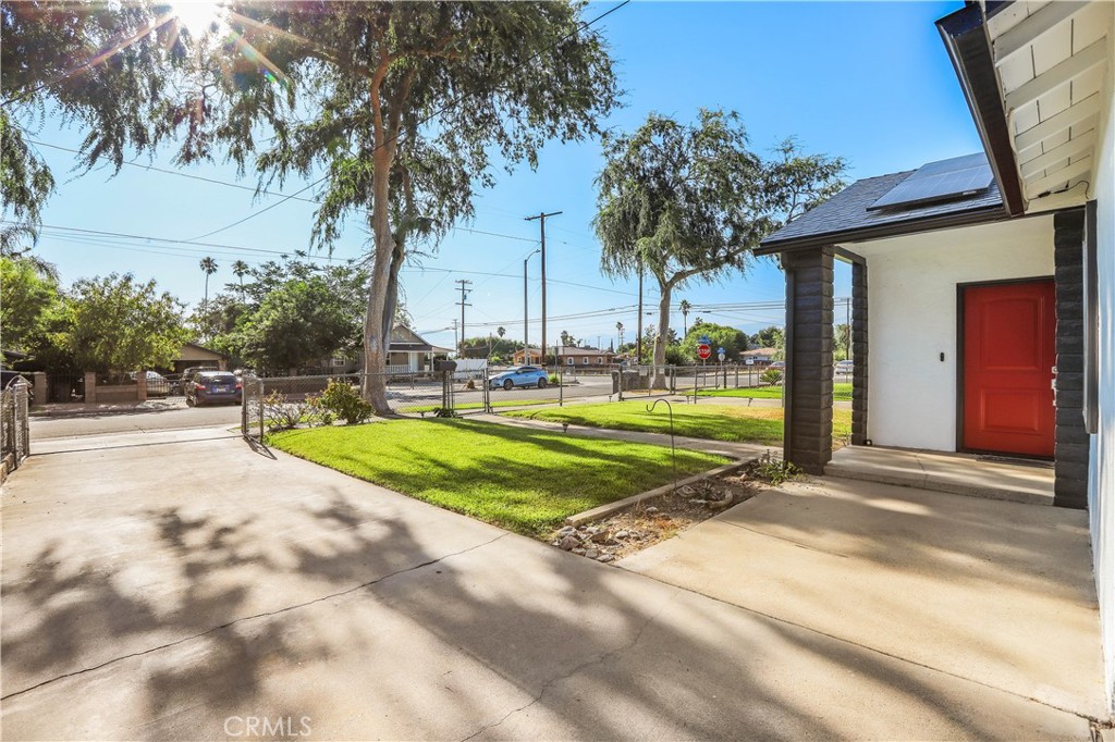 1024 Lawton Street Property Photo 10