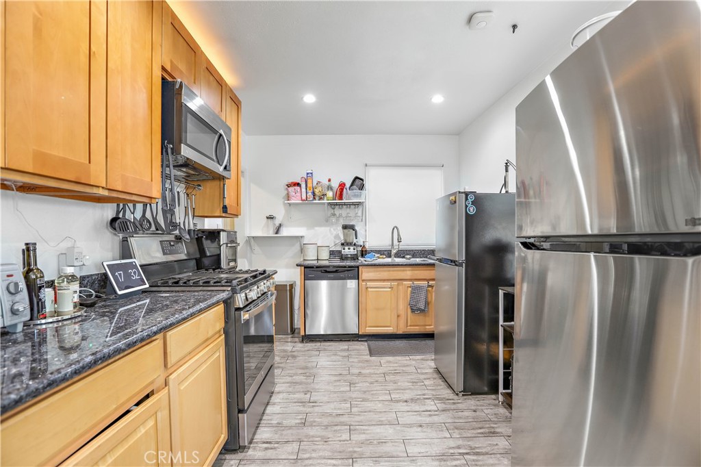 1024 Lawton Street Property Photo 17