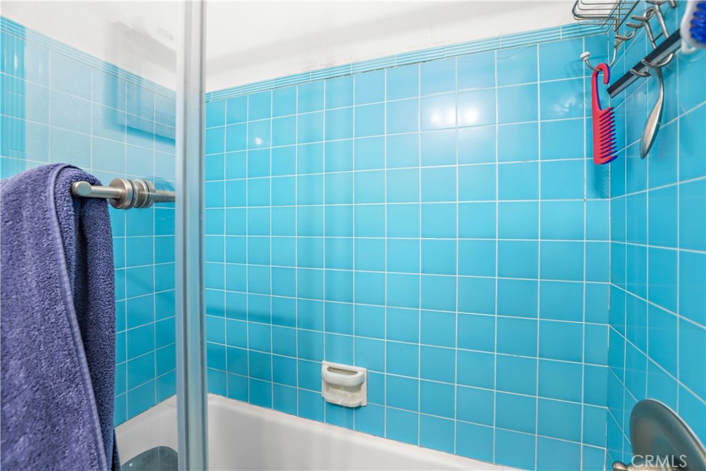 1024 Lawton Street Property Photo 28