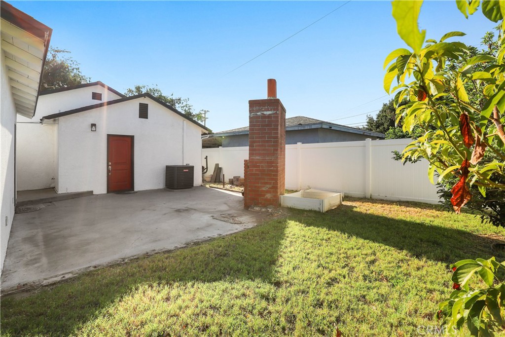 1024 Lawton Street Property Photo 40