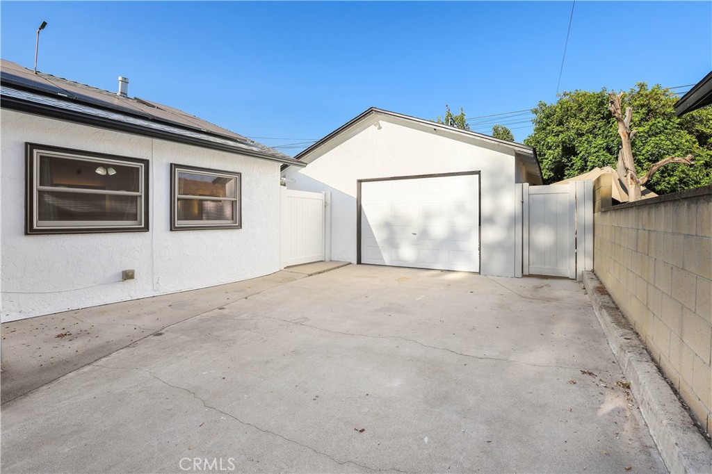 1024 Lawton Street Property Photo 41