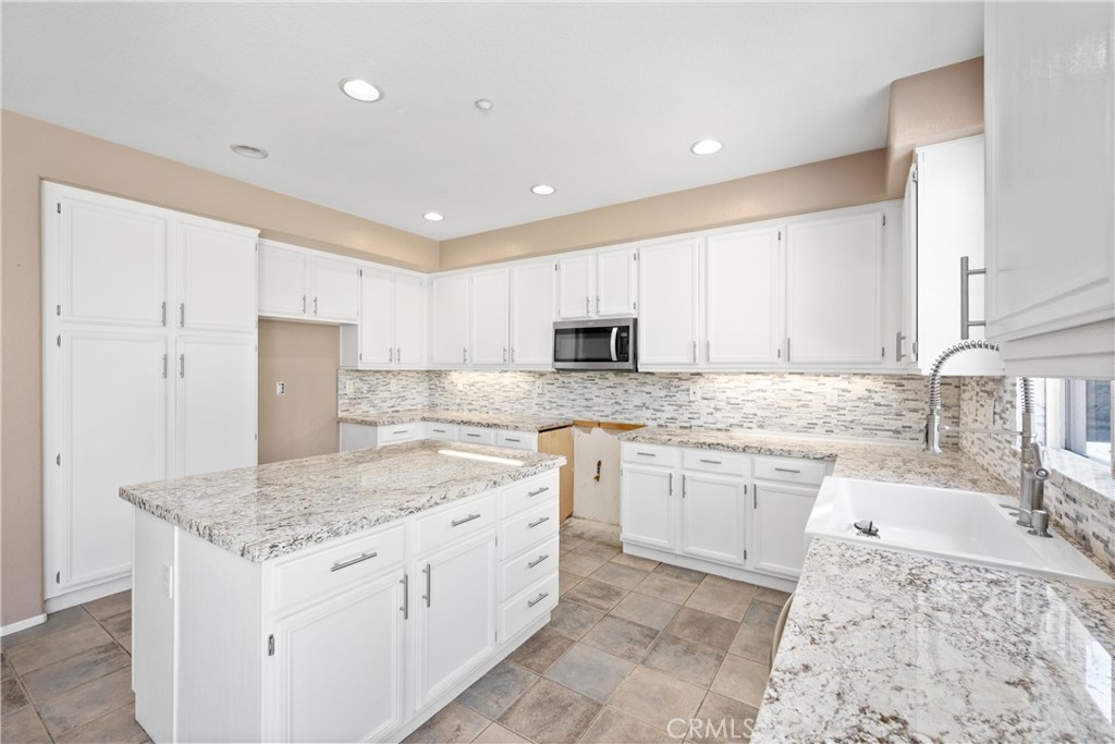 15353 Isabel Lane Property Photo 13