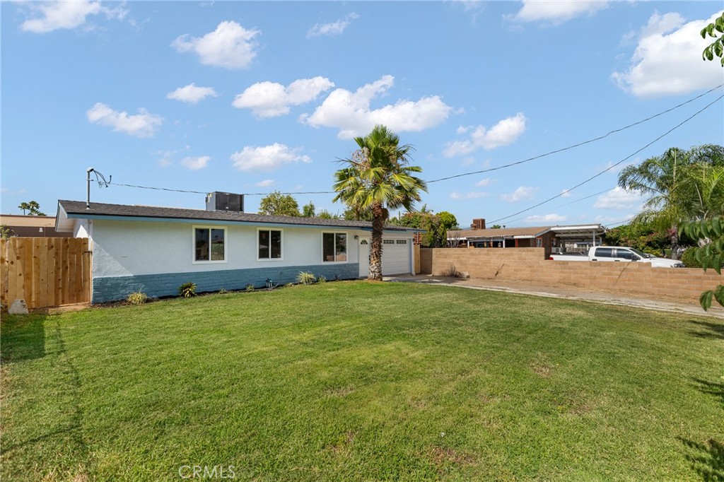530 E 3rd Street Property Photo 2