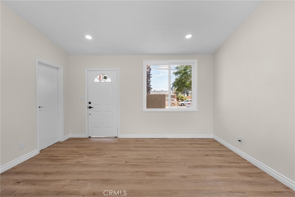 530 E 3rd Street Property Photo 4