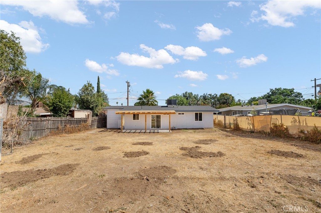 530 E 3rd Street Property Photo 18