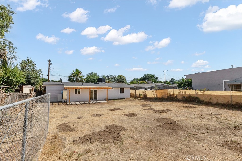 530 E 3rd Street Property Photo 19