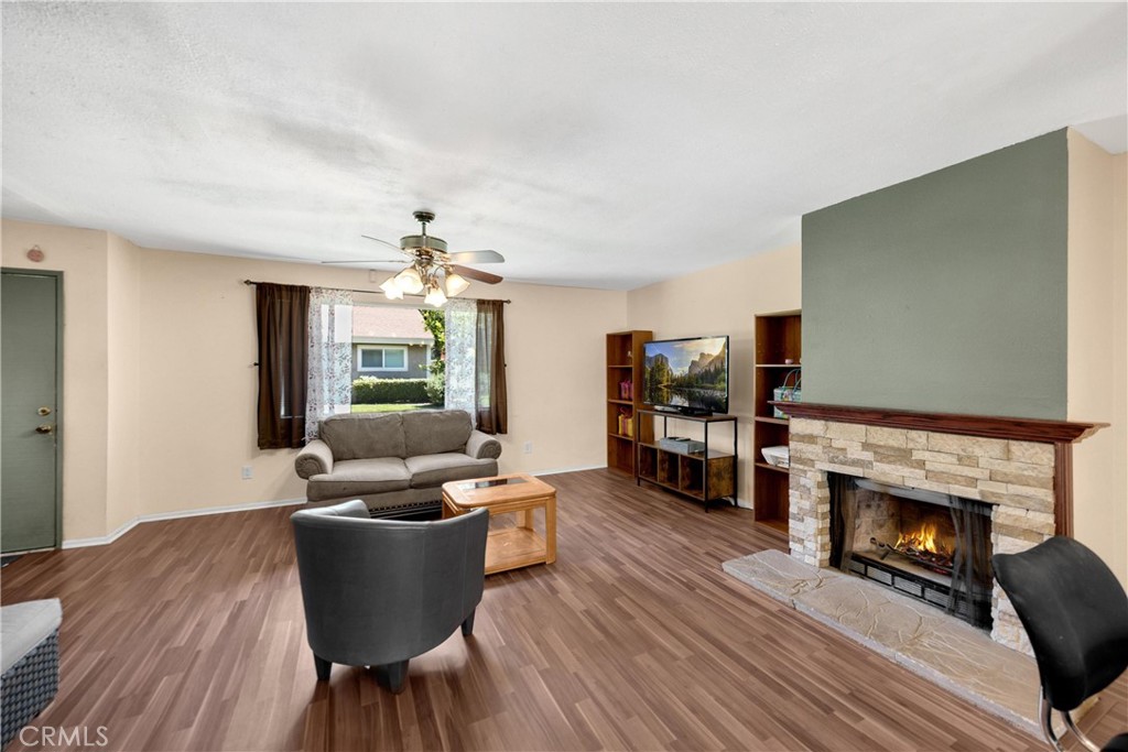 2061 W Redlands Boulevard 7b Property Photo 6