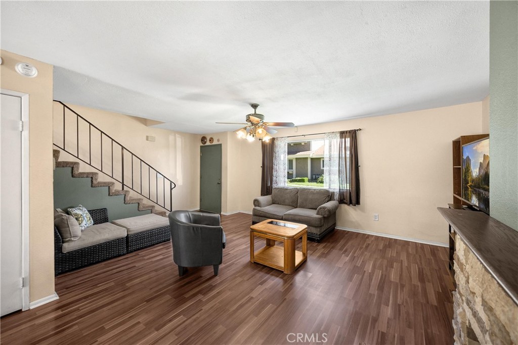 2061 W Redlands Boulevard 7b Property Photo 10