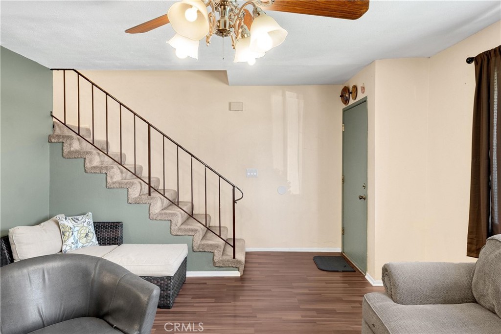 2061 W Redlands Boulevard 7b Property Photo 13