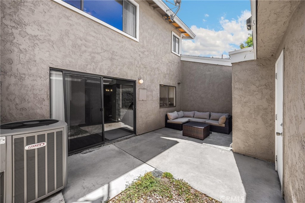 2061 W Redlands Boulevard 7b Property Photo 18